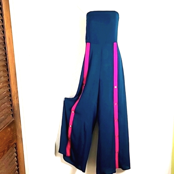 Pretty Little Thing Strapless Green Jumpsuit Pink Accent, Wide Leg Size 12, NWT - Picture 2 of 14